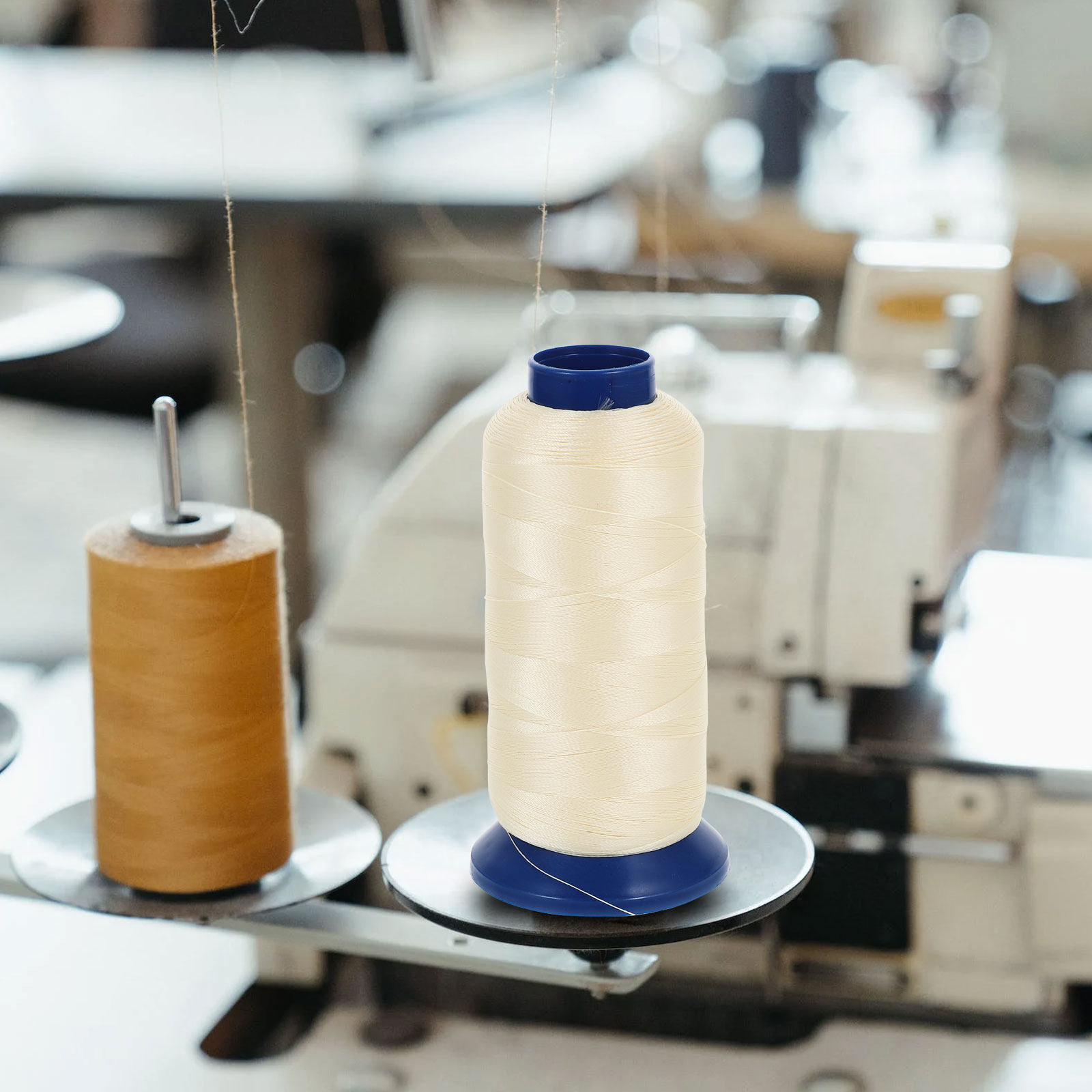 3000 Yards Light Blue Glow in  - Sewing Knit recension och pris